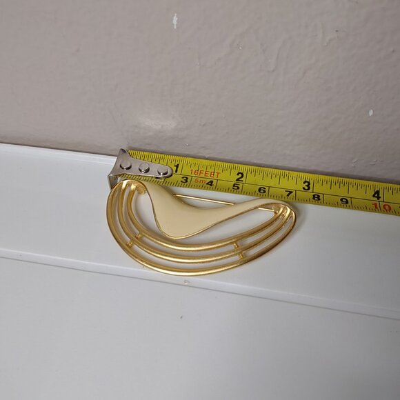 Gold Tone And Cream Colored Asymmetrical Brooch - Picture 4 of 6